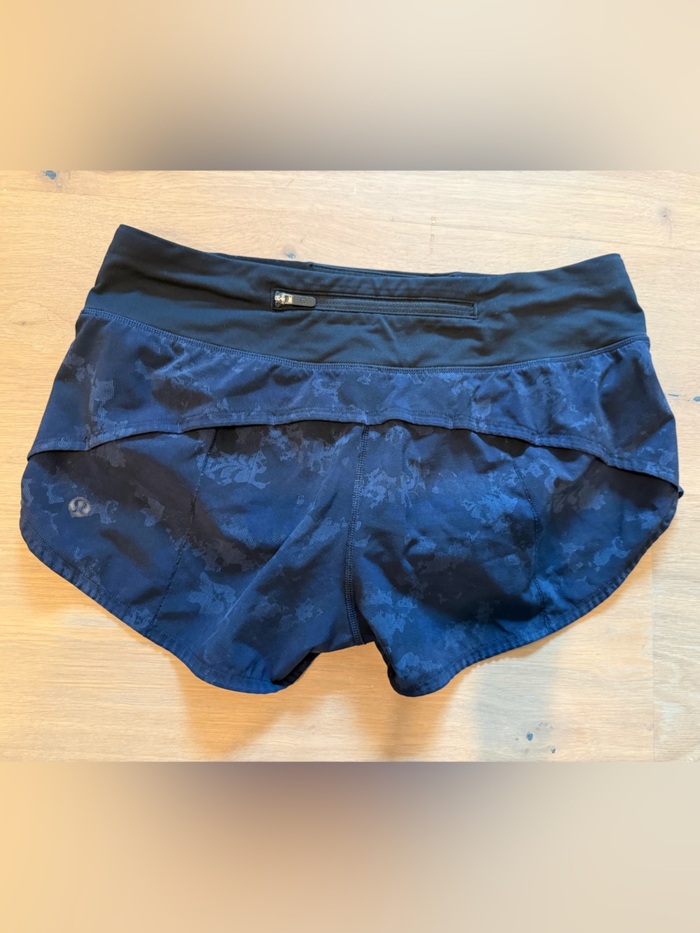 Lululemon Speed Up 2.5” Shorts - navy camo with black
